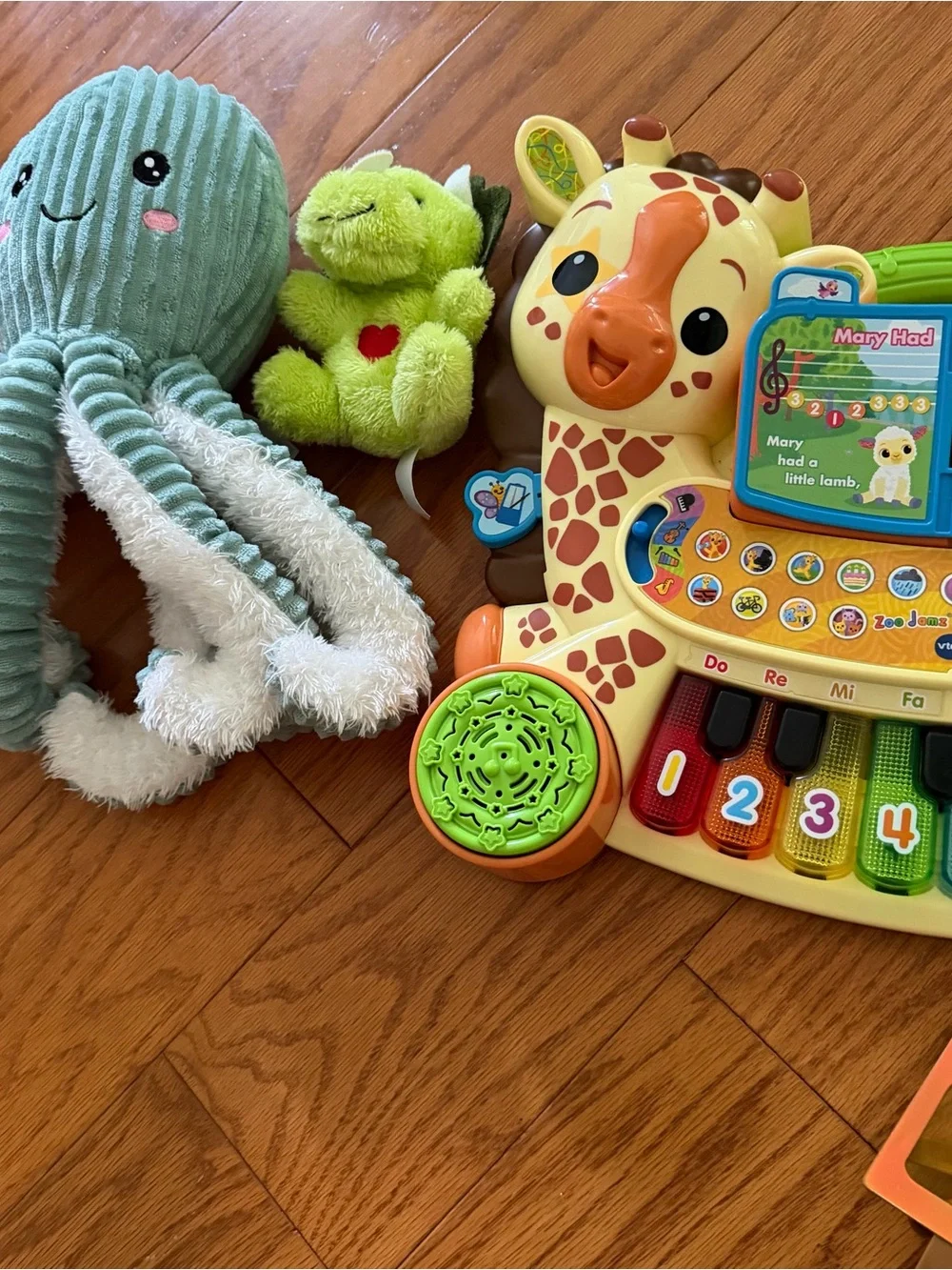 Interactive Giraffe Musical Keyboard Toy - Multicolor